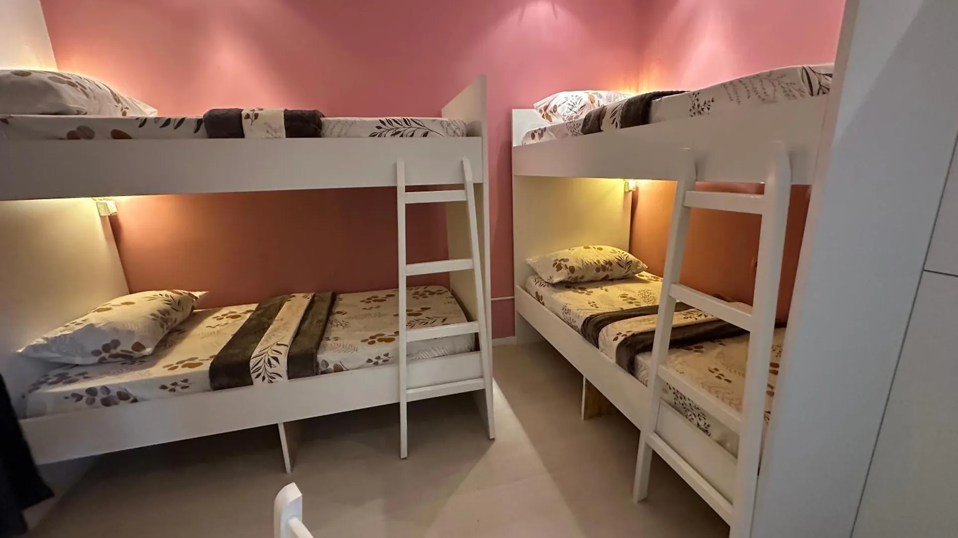 Tirana Blloku Vibes Hostel