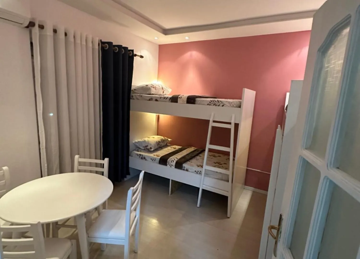 Tirana Blloku Vibes Hostel