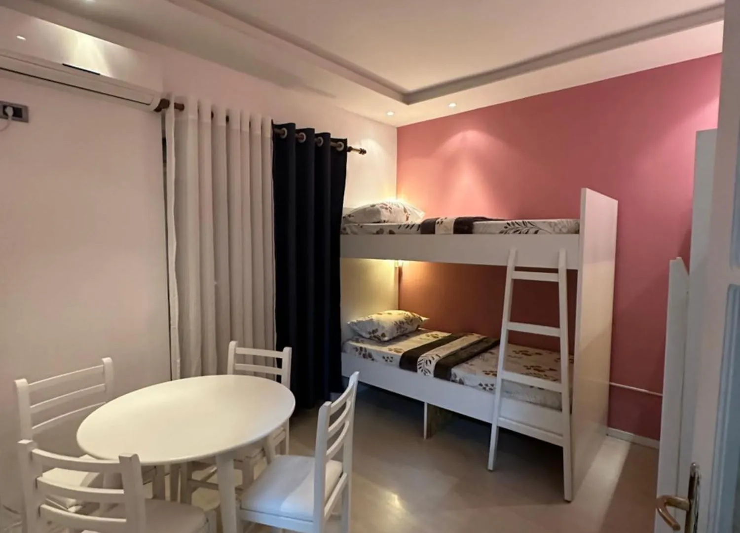 Tirana Blloku Vibes Hostel Albania